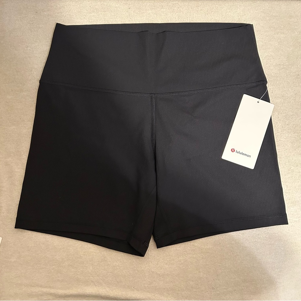 NWT Lululemon Align Hi-Rise Ribbed Short Black Size 14 Activewear Workout - Picture 3 of 10